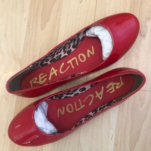 Kenneth Cole REACTION Slip On By Flats sz 6.5 NIB